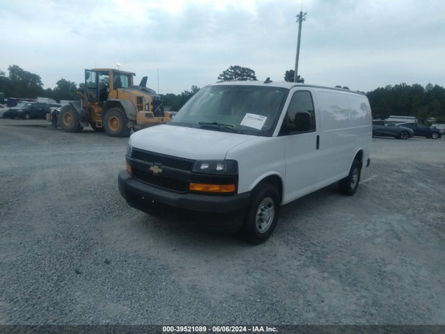 Chevrolet Express 2500 Work Van 2018 1GCWGAFP4J1344250 Image 2
