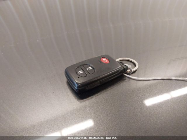 JTDZN3EU5FJ020589 Toyota Prius V Three