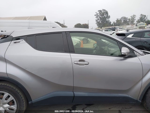 Toyota C-HR LE 2019 JTNKHMBX7K1053774 Image 14