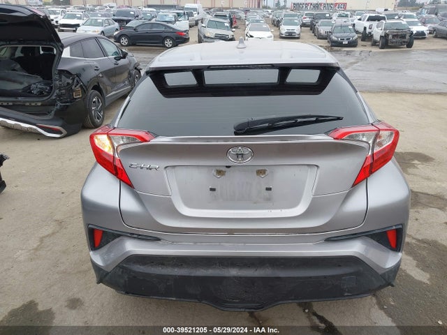 Toyota C-HR LE 2019 JTNKHMBX7K1053774 Image 17