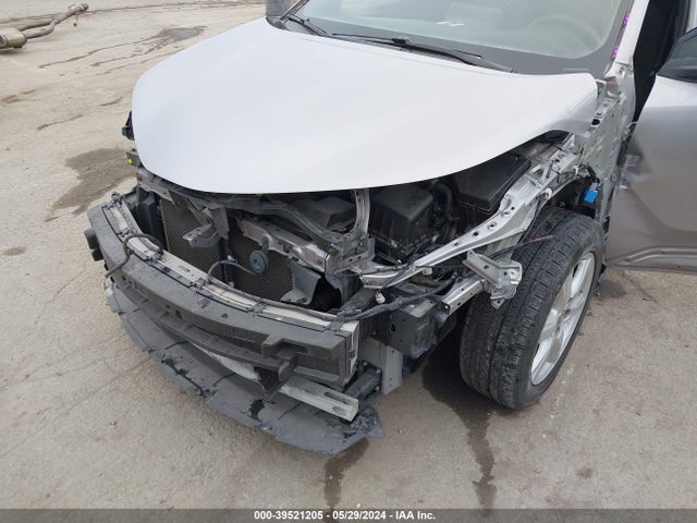 Toyota C-HR LE 2019 JTNKHMBX7K1053774 Image 6
