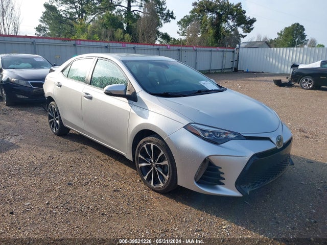 Toyota COROLLA SE 2018 5YFBURHE0JP821401 main image