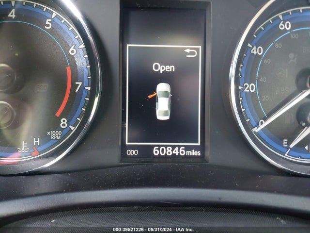 Toyota COROLLA SE 2018 5YFBURHE0JP821401 Image 15