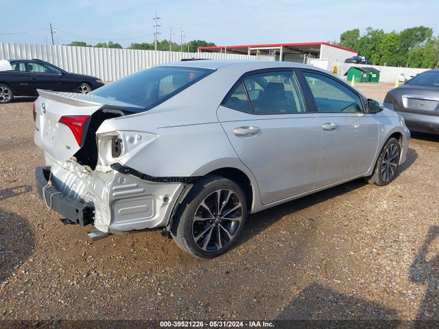 Toyota COROLLA SE 2018 5YFBURHE0JP821401 Image 4