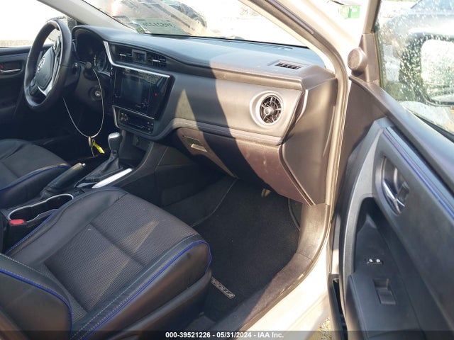 Toyota COROLLA SE 2018 5YFBURHE0JP821401 Image 5