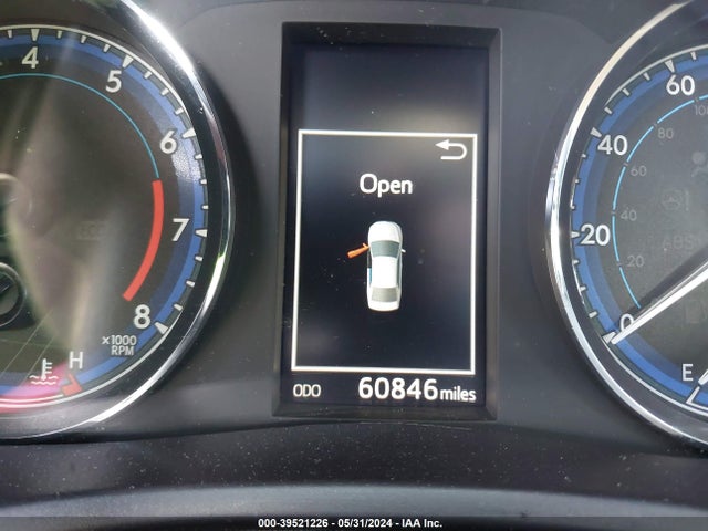 Toyota COROLLA SE 2018 5YFBURHE0JP821401 Image 7