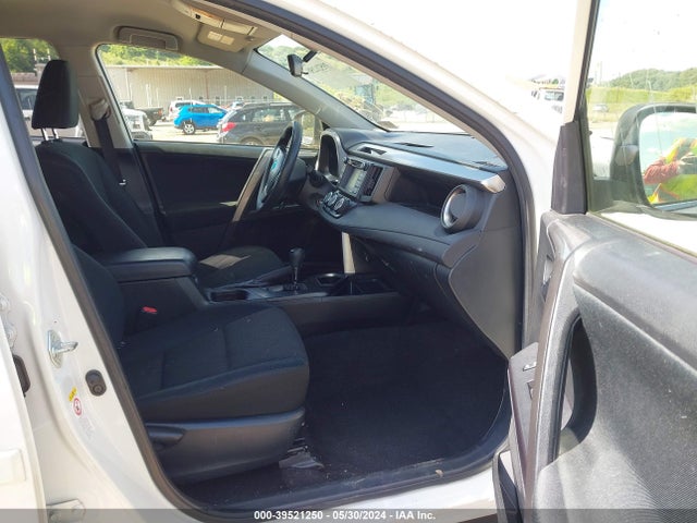 Toyota RAV4 LE 2016 JTMBFREV6GJ075032 Image 5