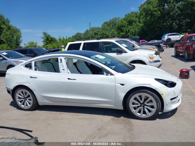 Tesla Model 3 Rear-wheel Drive 2022 5YJ3E1EAXNF325821 Image 13