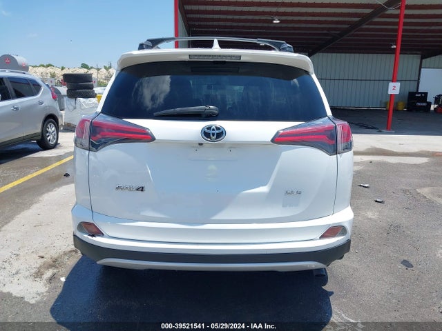 Toyota Rav4 Xle 2018 JTMWFREV9JJ732379 Image 16