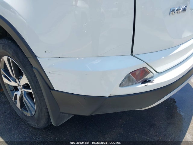 Toyota Rav4 Xle 2018 JTMWFREV9JJ732379 Image 17