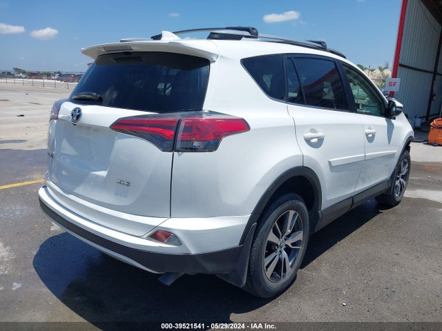 Toyota Rav4 Xle 2018 JTMWFREV9JJ732379 Image 4
