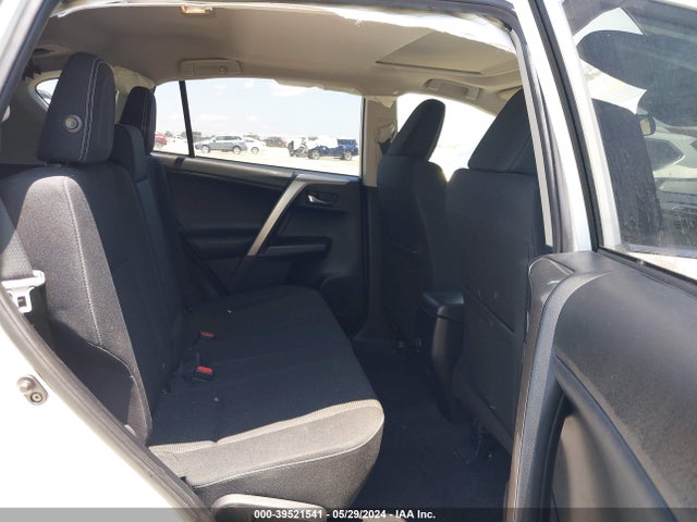 Toyota Rav4 Xle 2018 JTMWFREV9JJ732379 Image 8