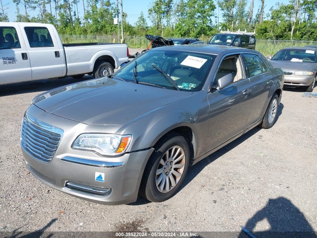 Chrysler 300 2014 2C3CCAAG4EH184355 Image 2