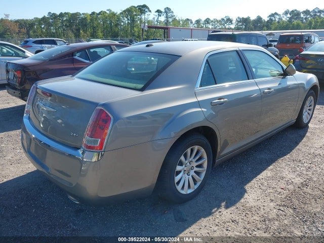Chrysler 300 2014 2C3CCAAG4EH184355 Image 4