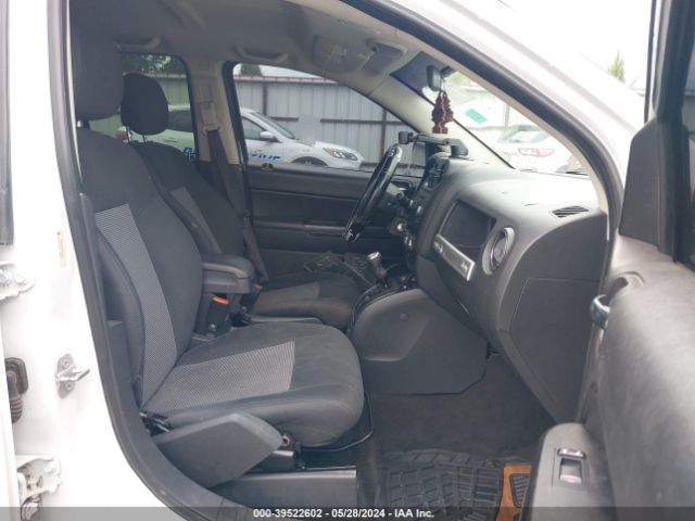 1C4NJDBB5FD214573 Jeep Compass Sport