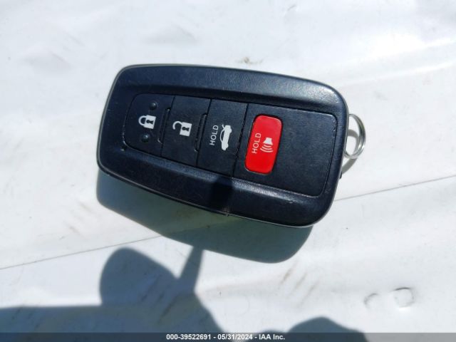4T1F31AK8NU589964 Toyota Camry Xle Hybrid