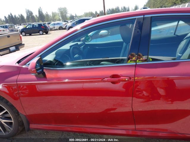 4T1F31AK8NU589964 Toyota Camry Xle Hybrid