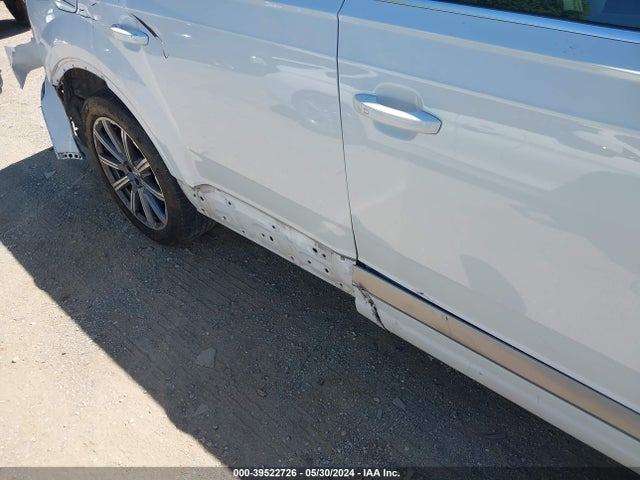WA1LHAF72HD042667 Audi Q7 2.0t Premium