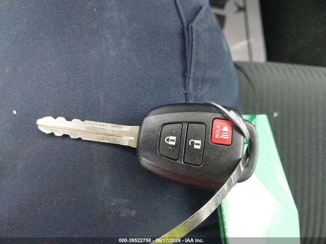 Toyota RAV4 LE 2018 JTMZFREV0JJ153794 Image 11