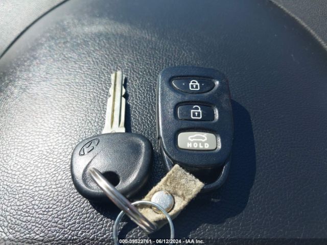 5NPDH4AE9FH574104 Hyundai ELANTRA SE