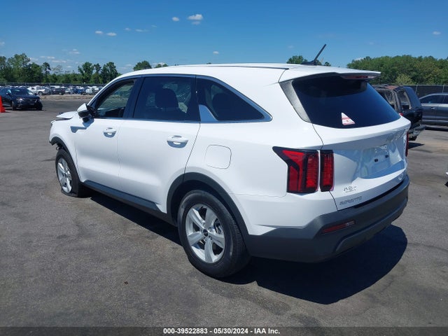 KIA SORENTO LX 2023 5XYRG4LC1PG219196 Image 3