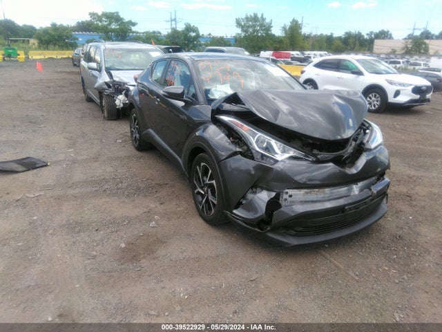 Toyota C-HR XLE 2019 NMTKHMBX9KR084577 zdjęcie główne