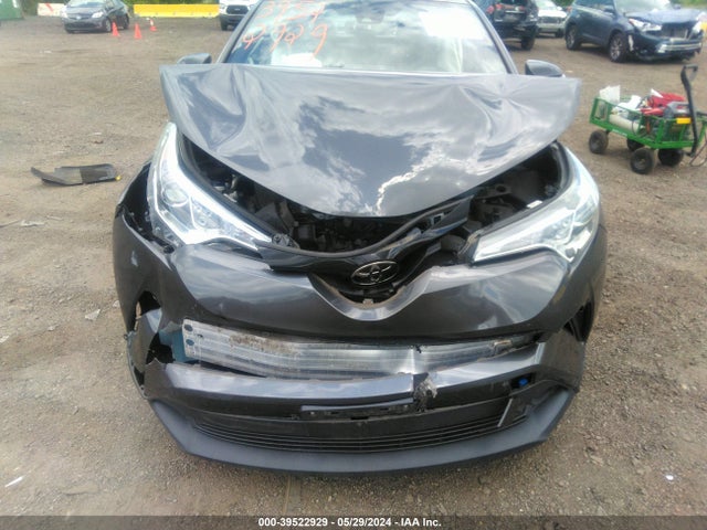 Toyota C-HR XLE 2019 NMTKHMBX9KR084577 Image 12