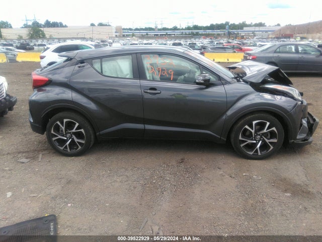 Toyota C-HR XLE 2019 NMTKHMBX9KR084577 Image 13