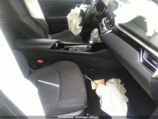 Toyota C-HR XLE 2019 NMTKHMBX9KR084577 Image 5
