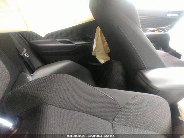 Toyota C-HR XLE 2019 NMTKHMBX9KR084577 Image 8