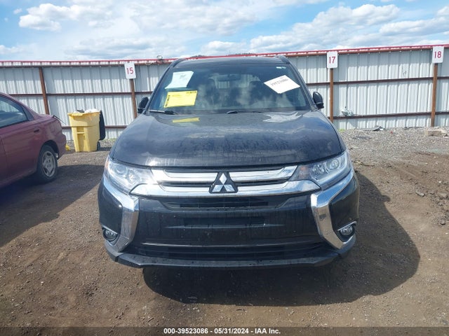 Mitsubishi Outlander Le 2018 JA4AZ3A35JZ031787 Image 12