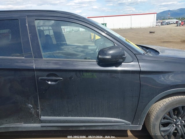 Mitsubishi Outlander Le 2018 JA4AZ3A35JZ031787 Image 13