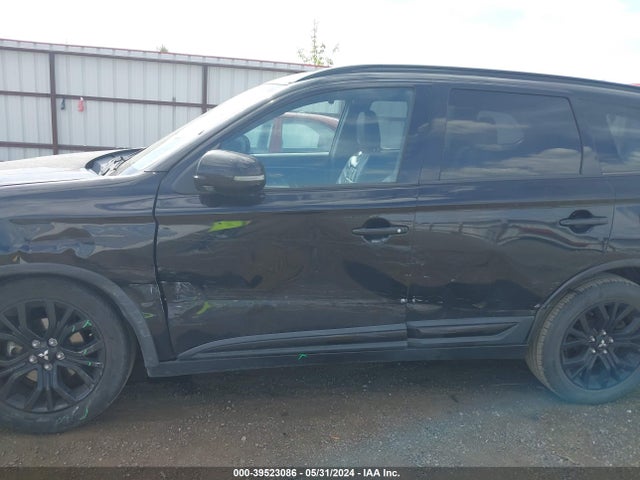 Mitsubishi Outlander Le 2018 JA4AZ3A35JZ031787 Image 14