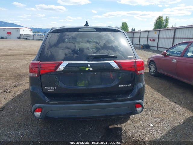 Mitsubishi Outlander Le 2018 JA4AZ3A35JZ031787 Image 16