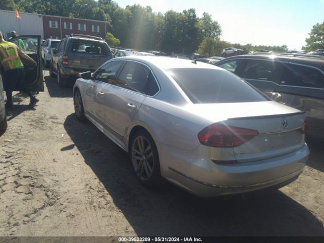 1VWAT7A3XGC066462 Volkswagen Passat 1.8t R-line