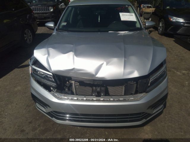1VWAT7A3XGC066462 Volkswagen Passat 1.8t R-line