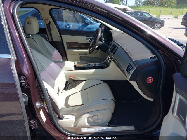 2013 JAGUAR XF SAJWA0HE0DMS56016 Photo 4