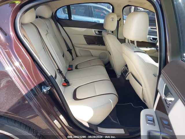 2013 JAGUAR XF SAJWA0HE0DMS56016 Photo 7