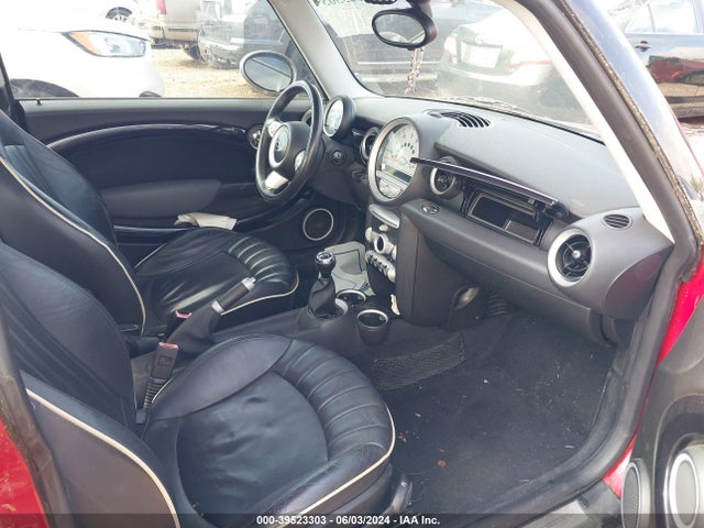 2007 MINI COOPER S WMWMF73577TL84011 Photo 4