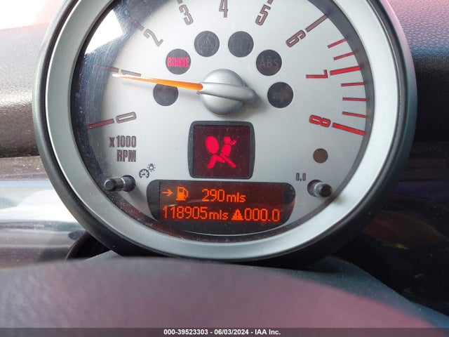 2007 MINI COOPER S WMWMF73577TL84011 Photo 6