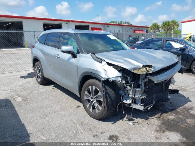 Toyota Highlander Xle 2020 5TDGZRAH4LS028916 головне зображення