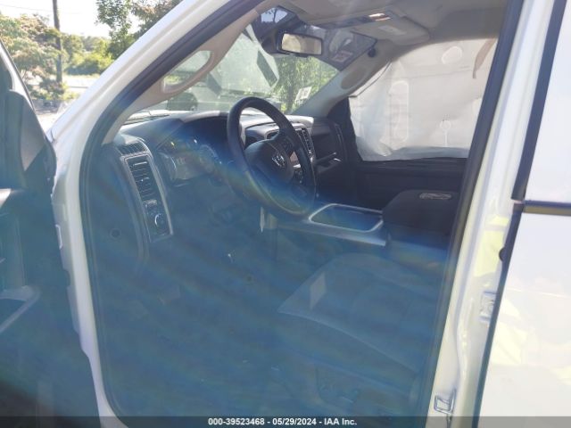 1C6RR7KT0NS146897 RAM 1500 Classic Tradesman