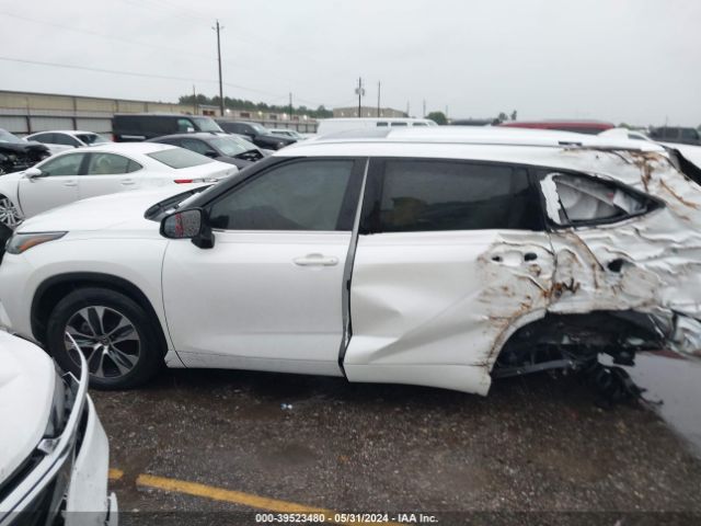 5TDGZRAHXMS040697 Toyota Highlander Xle