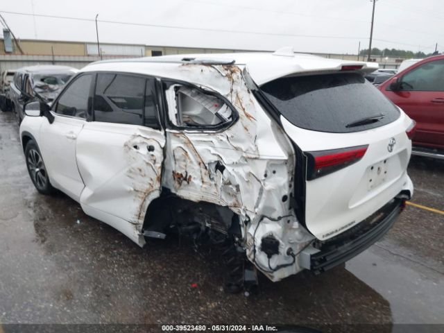 5TDGZRAHXMS040697 Toyota Highlander Xle