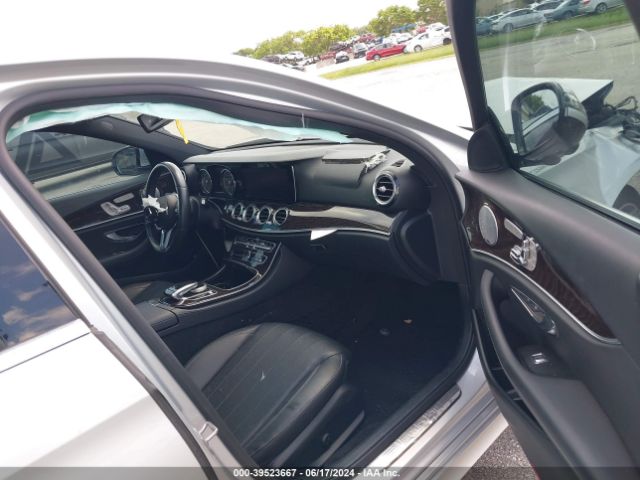 WDDZF4JB0KA591818 Mercedes-Benz E 300