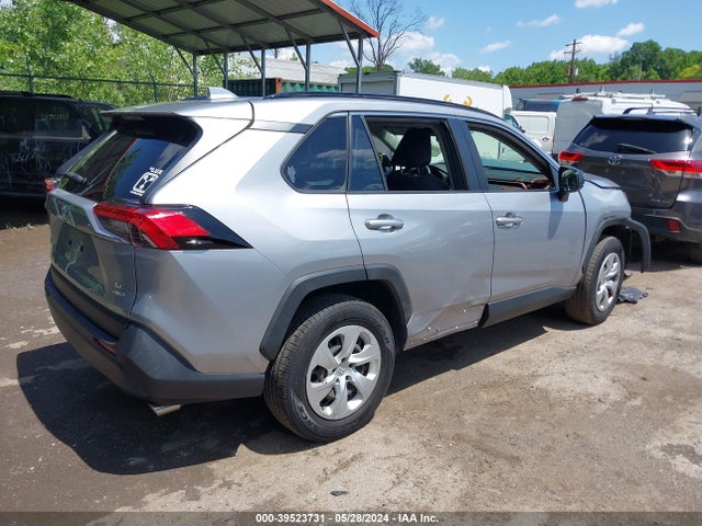 Toyota RAV4 LE 2019 JTMF1RFV0KD006052 Image 4