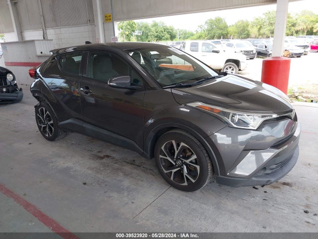 Toyota C-HR XLE 2019 NMTKHMBX4KR085880 Image 1