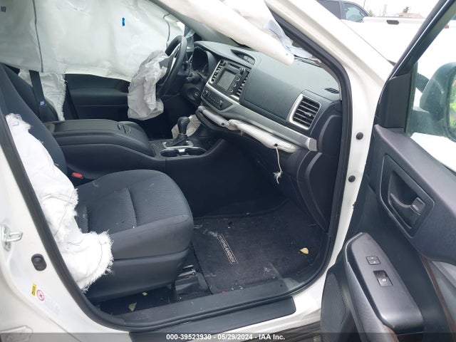 Toyota Highlander Le 2016 5TDZARFH7GS021215 Image 5