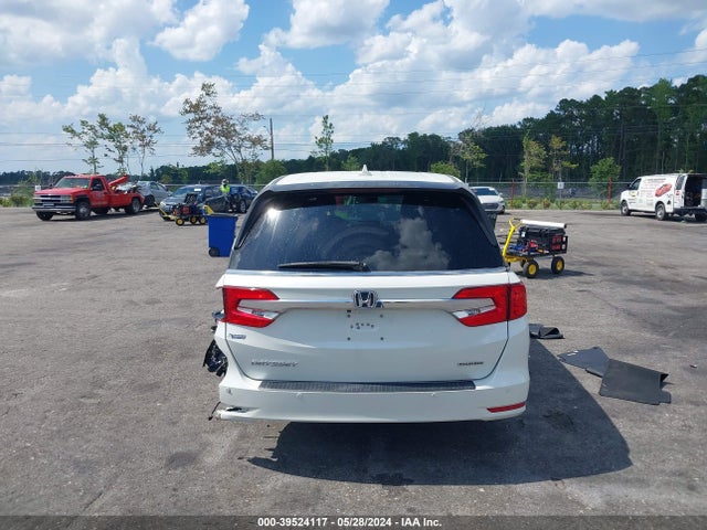 Honda Odyssey Touring 2018 5FNRL6H83JB002775 Image 16