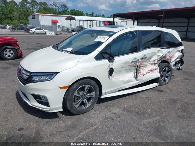 Honda Odyssey Touring 2018 5FNRL6H83JB002775 Image 2